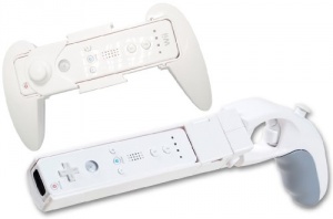 Pair & Go Wii Gun & Remote Grip Pack (Wii)